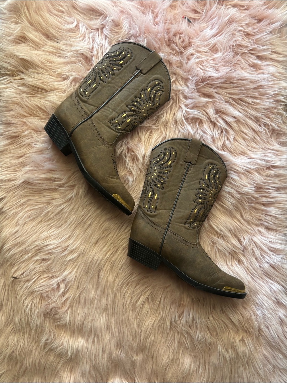 Brown Western Cowboy Boots with Cutout Detail